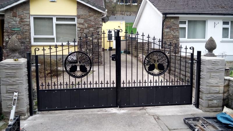 custom-railings-driveway-gate_01.jpg